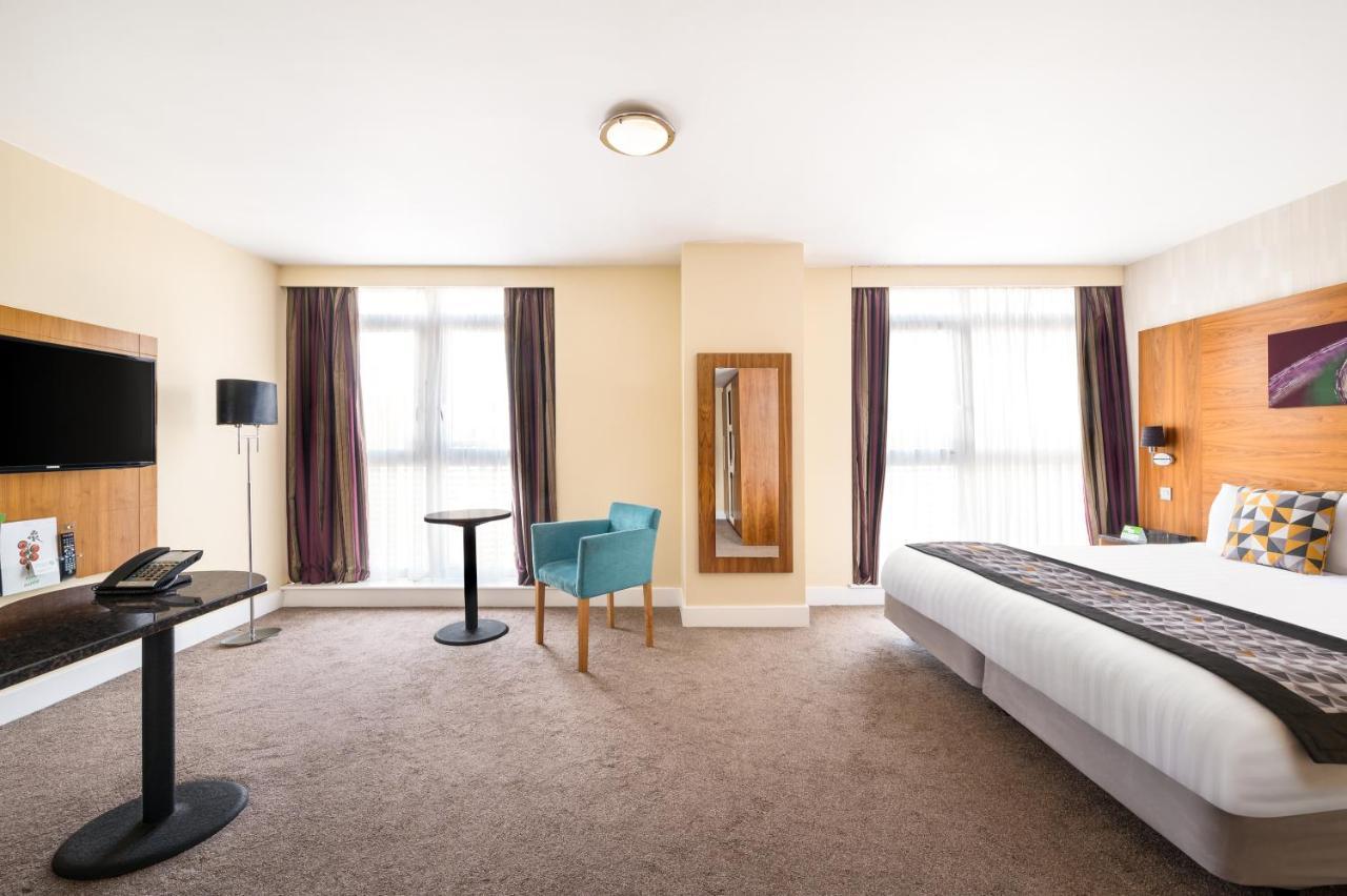By Ihg